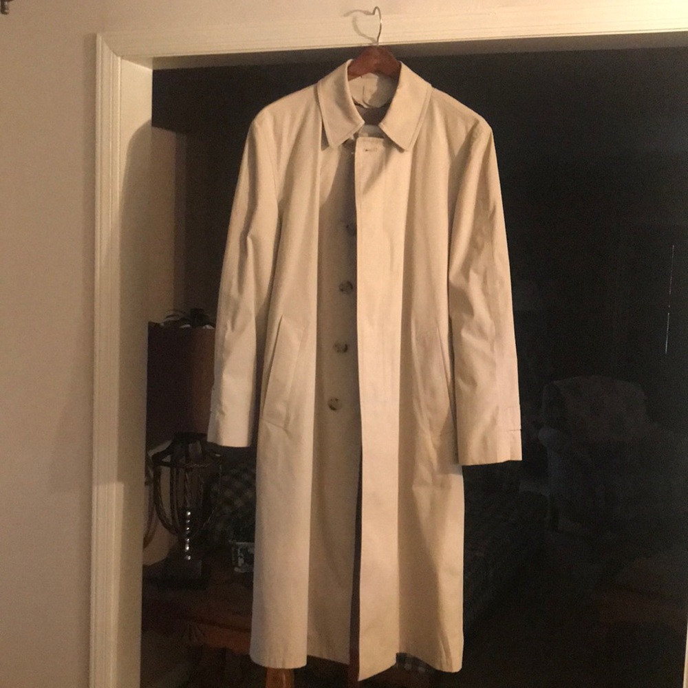 Mens London Fog Trench Coat in excellent condition